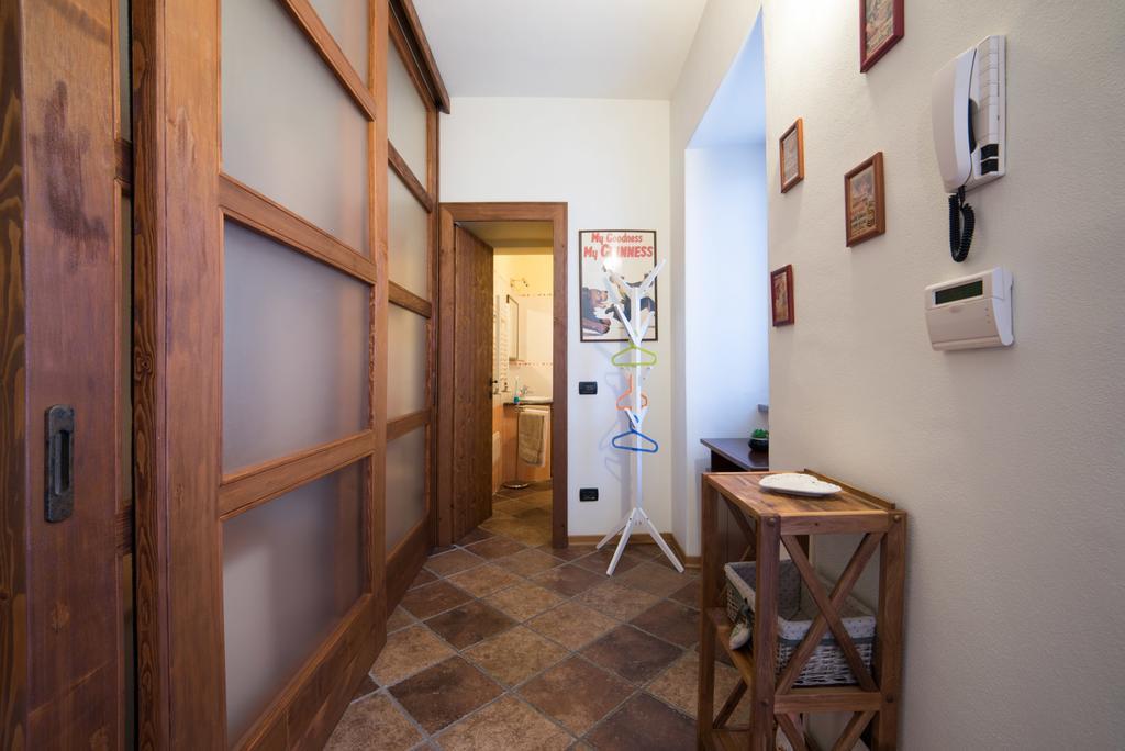 Casa Corte Alla Rocca Arona Eksteriør bilde