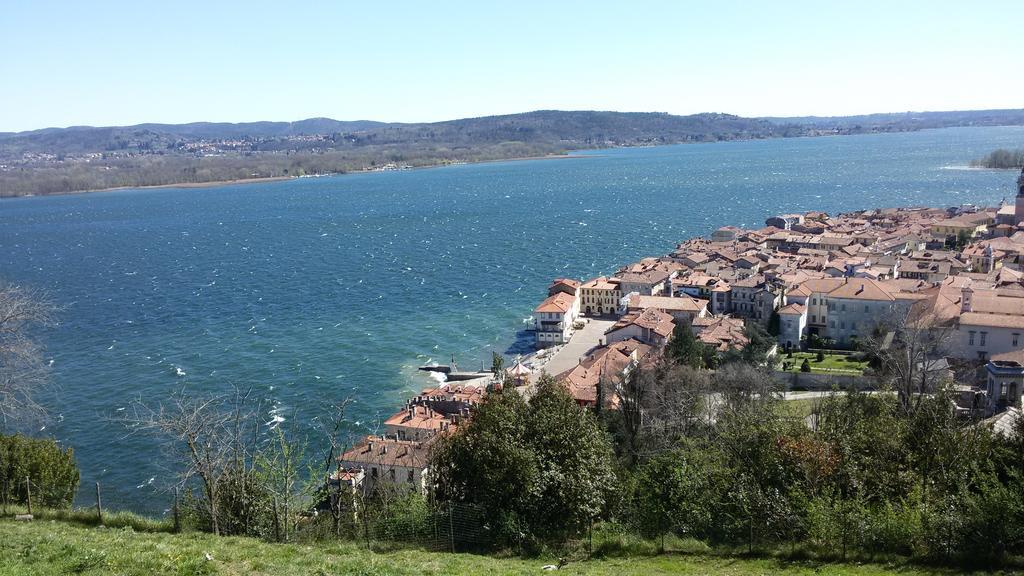 Casa Corte Alla Rocca Arona Eksteriør bilde