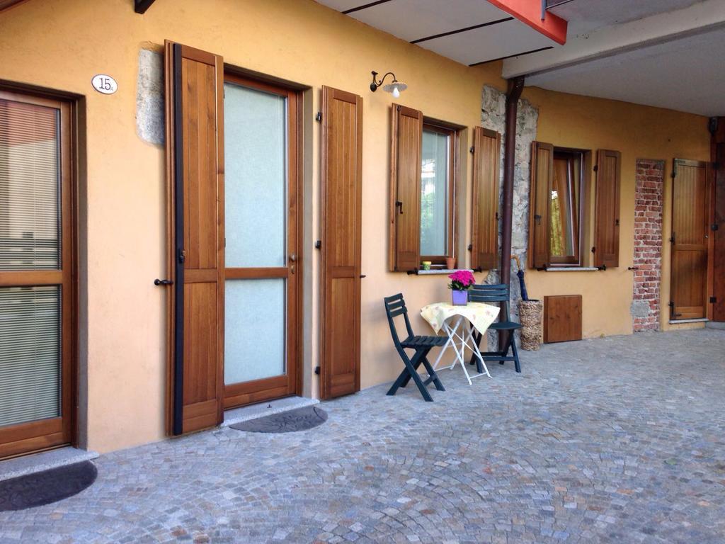 Casa Corte Alla Rocca Arona Eksteriør bilde