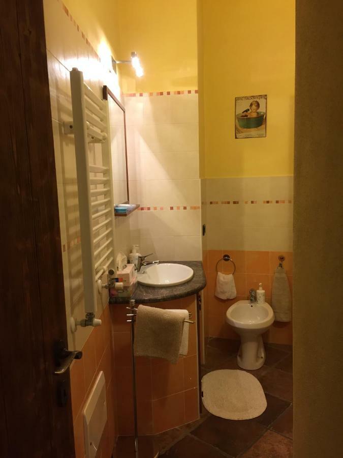 Casa Corte Alla Rocca Arona Eksteriør bilde